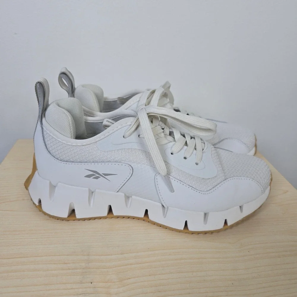 Reebok Zig Dynamica 4 Womens White Gum Athletic Sneakers Shoes Size 8 Low Top - Picture 2 of 8